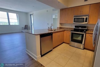 1830 Radius Dr Unit 807, Hollywood, FL 33020