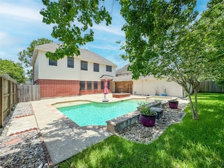 3713 Pinehurst Dr, Pearland, TX 77581