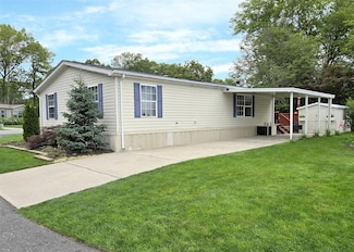 425 Circlewood, Riverhead, NY 11901