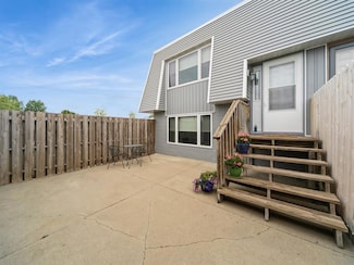 6750 School St Unit 1016, Windsor Heights, IA 50324