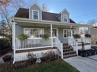 11 Woodside Ave, Cumberland, RI 02864