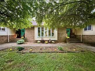 1006 Garrett Fork Rd, Chapmanville, WV 25508