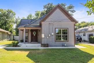 741 N Robinson St, Cleburne, TX 76031