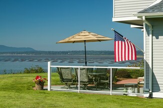 909 Marine Dr Unit 101, Bellingham, WA 98225