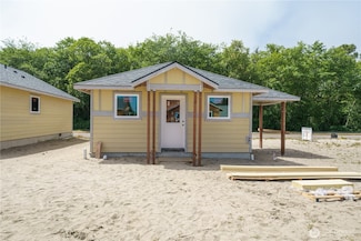 119 7th St SW, Long Beach, WA 98631