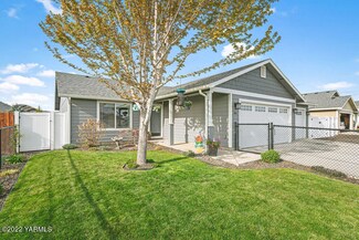 805 Columbus Ave, Moxee, WA 98936