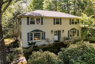 8 Gerrish Dr, Durham, NH 03824