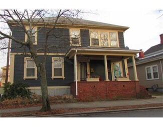 54 Water St, Warren, RI 02885
