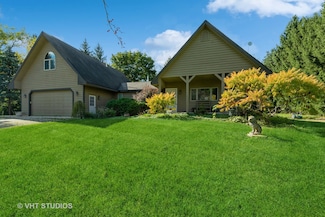 8919 Ferris Rd, Harvard, IL 60033