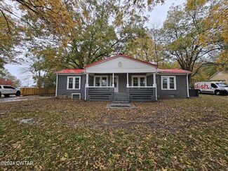 302 E Walnut St, Dyer, TN 38330