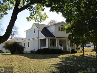 127 S Court St, Carroll, IA 51401