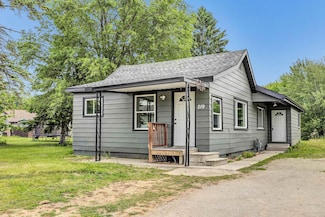 219 Pine Ave, Oconto, WI 54153