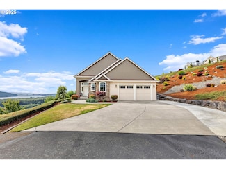 60 Trenton Ln, Kelso, WA 98626