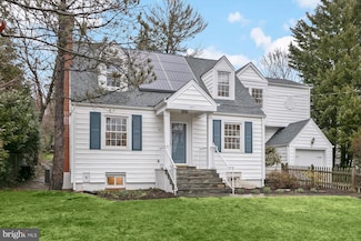 6011 Walhonding Rd, Bethesda, MD 20816