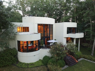 1340 Lake Dr, Daniels, WV 25832