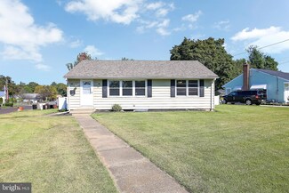 1083 Warren St, Beverly, NJ 08010