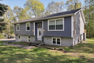 13 Jason Ct, Newburgh, NY 12550