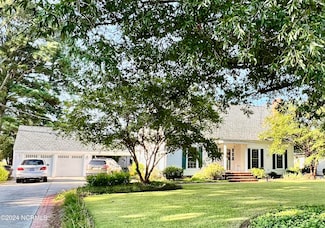 3459 E Wilson St, Farmville, NC 27828