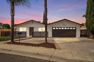 1524 E Evening Glow Ave, Reedley, CA 93654
