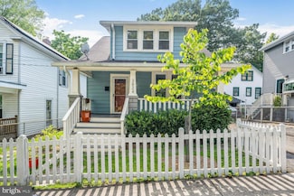 3824 31st St, Mount Rainier, MD 20712