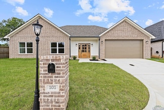 101 Champions Dr, Hallsville, TX 75650