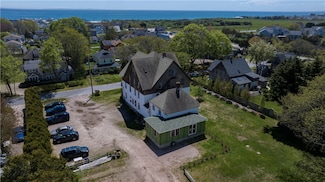28 Park Ave, South Kingstown, RI 02879