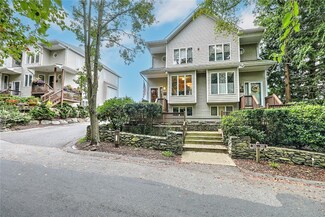 306 North Ln, Bristol, RI 02809