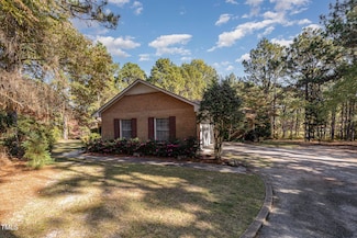 9 Highland Dr, Whispering Pines, NC 28327
