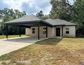 1108 E 8th St, Mount Pleasant, TX 75455