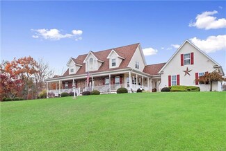 2758 Rising Hill Dr, Stroudsburg, PA 18360