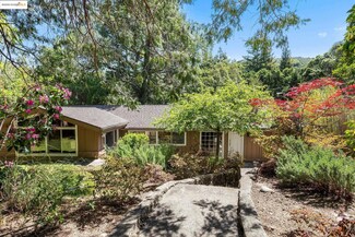 1019 Los Trancos Rd, Portola Valley, CA 94028