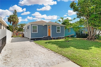 13325 1st St E, Madeira Beach, FL 33708