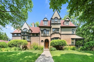 225 Hamilton St, Evanston, IL 60202