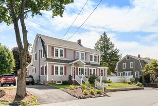 55 Oak St, Methuen, MA 01844