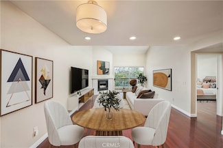 5520 Owensmouth Ave Unit 315, Woodland Hills, CA 91367
