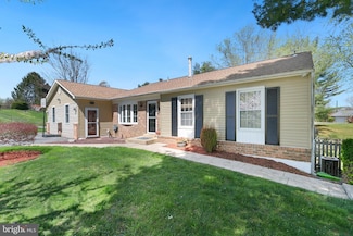 498 Tanglewood Dr, Sykesville, MD 21784
