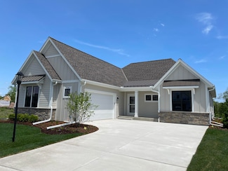 1718 N River Rd, River Hills, WI 53217
