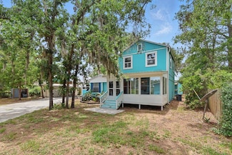 112 8th St E, Steinhatchee, FL 32359