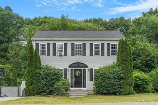 240 Acropolis Rd, Lowell, MA 01854