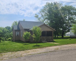 232 N Olive St, Niangua, MO 65713