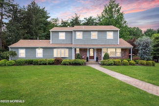 44 Devonshire Ct, Middletown, NJ 07748