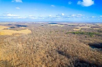 4868 Foxtail Ln, Tamaroa, IL 62888