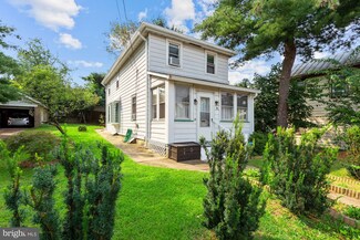 36 Polk St, Riverside, NJ 08075
