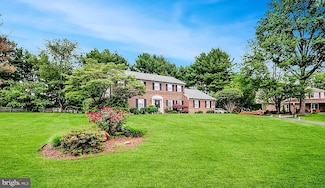 12 Pierson Dr, Hockessin, DE 19707