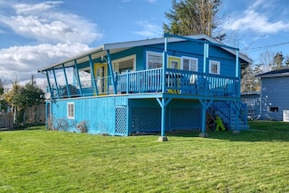 673 Kendor Dr, Point Roberts, WA 98281