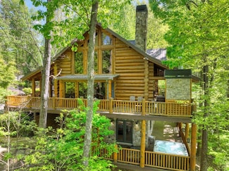 536 Lakeview Dr, Blue Ridge, GA 30513