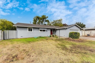 2458 Town Cir, Sacramento, CA 95821