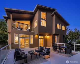 6819 SE 32nd St, Mercer Island, WA 98040