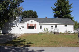8 Bibber St, Lisbon Falls, ME 04252