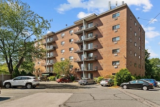 1321 Worcester Rd Unit 605, Framingham, MA 01701